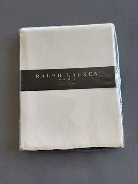 Ralph Lauren Home White Oblong Tablecloth 60” * 104”